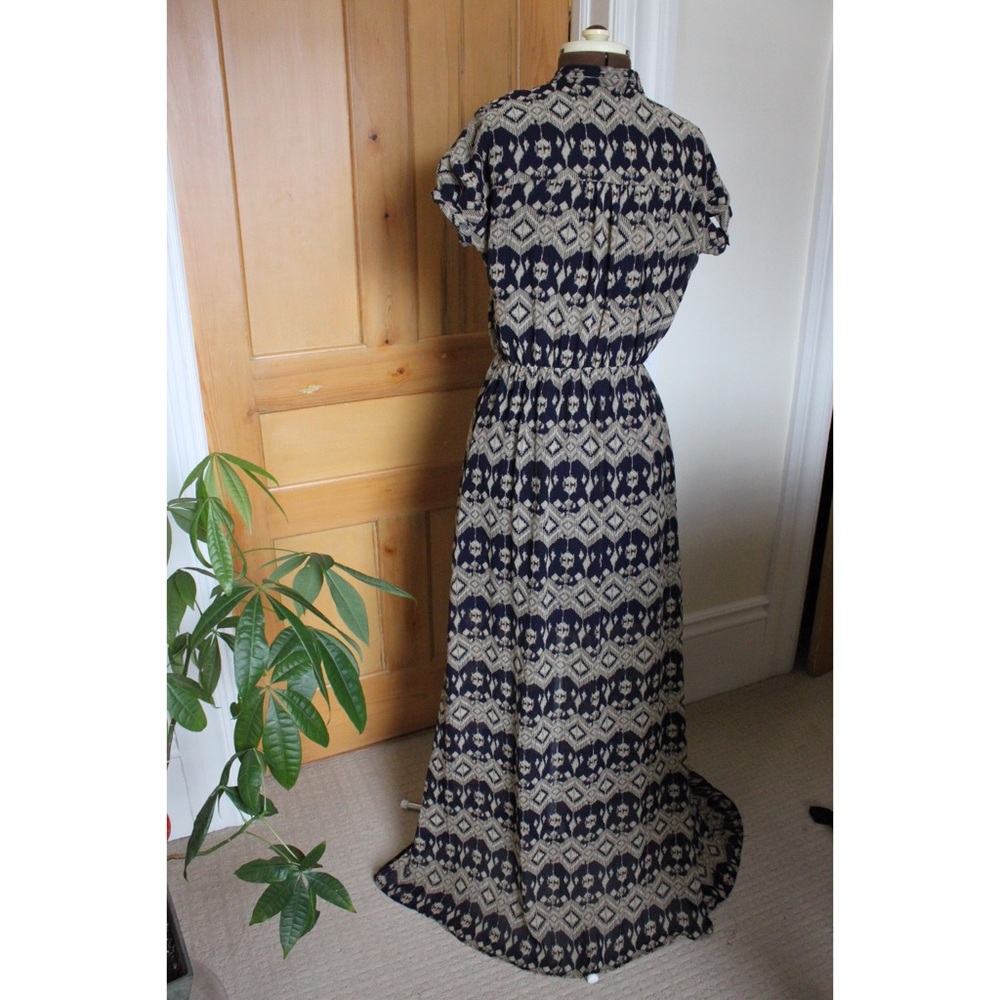 Cream&Navy Maxi Dress - Picture 4 of 8